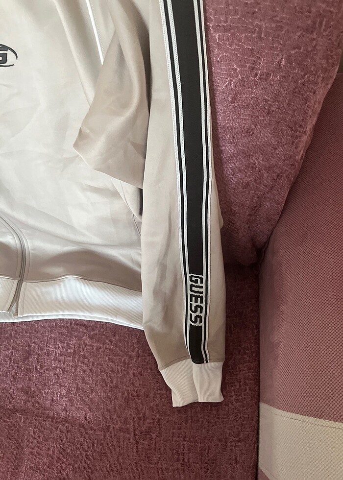 Guess orijinal eşortman üst - Görsel 3