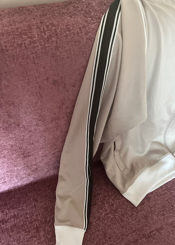 Guess orijinal eşortman üst - Görsel 4