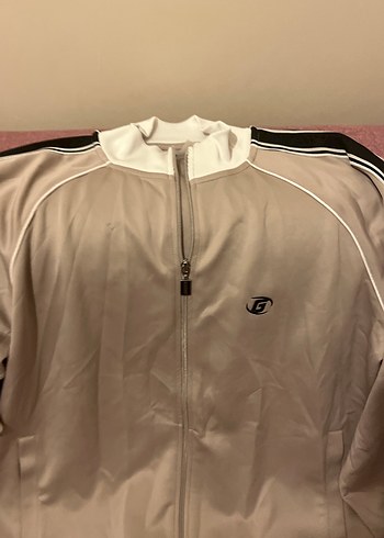 Guess orijinal eşofman üst - Görsel 3