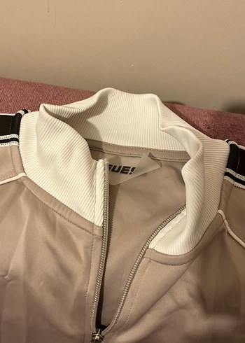 Guess orijinal eşofman üst - Görsel 4