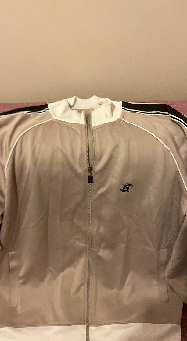 Guess orijinal eşofman üst - Görsel 3