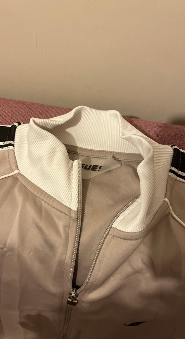 Guess orijinal eşofman üst - Görsel 4