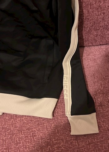 Guess orijinal eşofman üst - Görsel 3