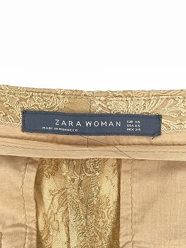 xs Beden çeşitli Renk Zara Kumaş Pantolon %70 İndirimli.