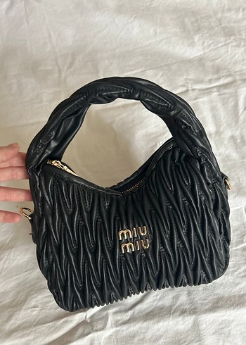 Beden Miu Miu Siyah Deri Pilili Kadın Çanta