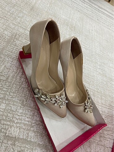 Saten stiletto