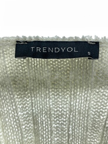 s Beden beyaz Renk Trendyol & Milla Kazak / Triko %70 İndirimli.