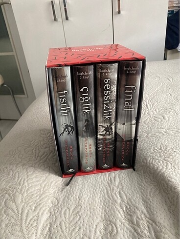 hush hush serisi kutulu