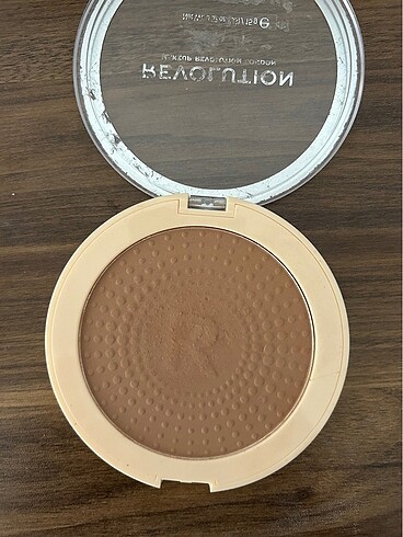 Revolution Bronzer