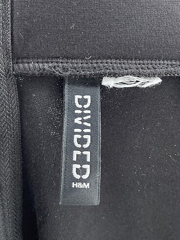 universal Beden siyah Renk H&M Mini Etek %70 İndirimli.