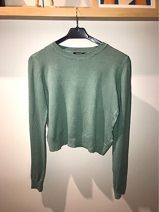 Bershka crop triko