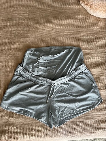 H&M Hamile şortu