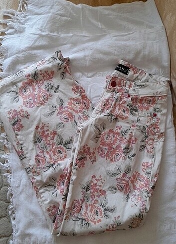 Çiçekli Pantalon