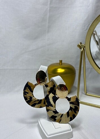 Leopar Küpe