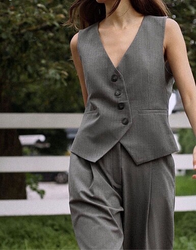 Zara Asimetrik Özel Dikim Yelek Crop