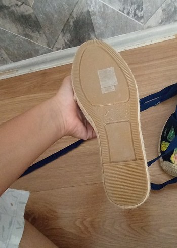 37 Beden Nakışlı Mavi Bohem Kadın Dolgu Topuk Sandalet