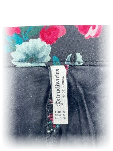 s Beden Stradivarius Mini Etek %70 İndirimli.