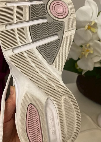 Beyaz Bağcıklı Kadın Spor Ayakkabısı - Görsel 3