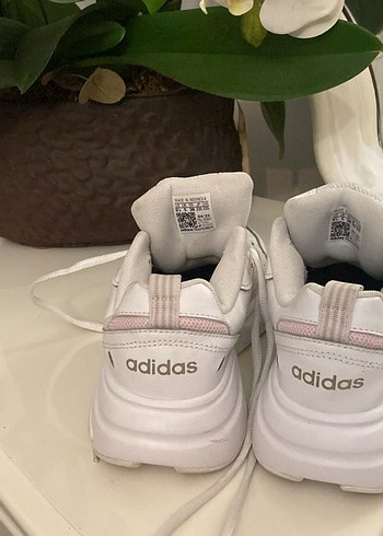 Beyaz Bağcıklı Kadın Spor Ayakkabısı - Görsel 2