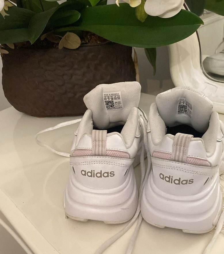 Beyaz Bağcıklı Kadın Spor Ayakkabısı - Görsel 2