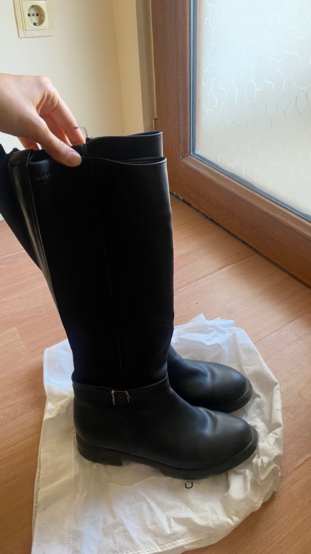 Kadın Siyah Deri Tokalı Dizüstü Bot - Görsel 2