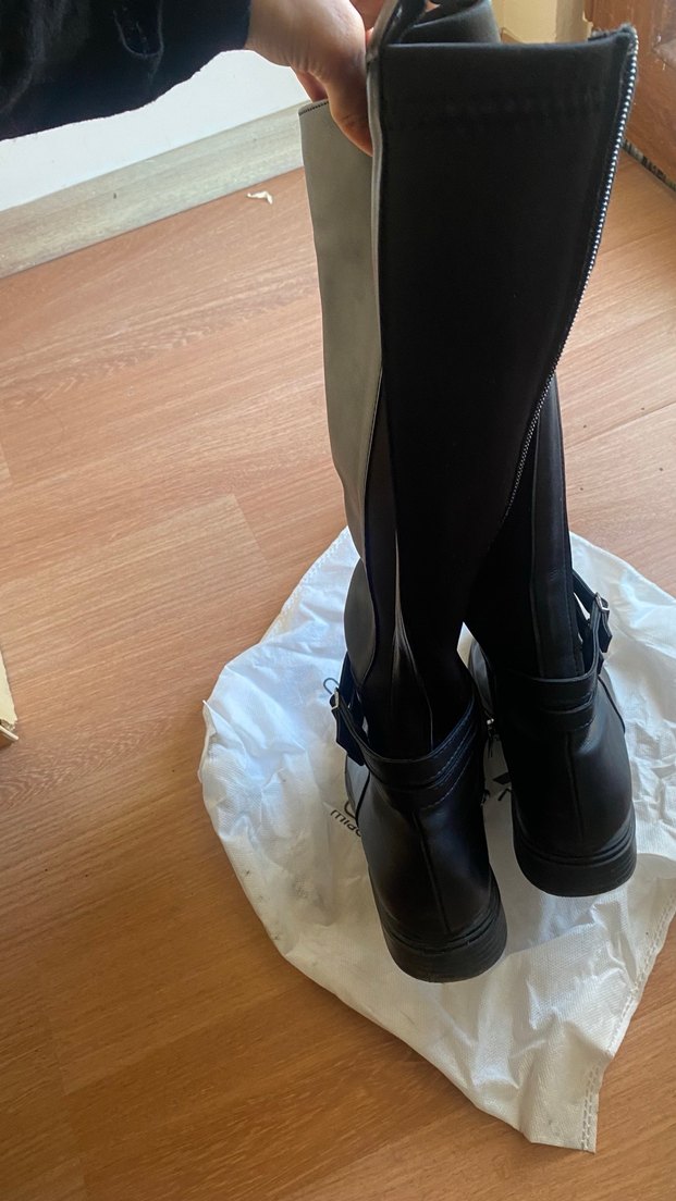 Kadın Siyah Deri Tokalı Dizüstü Bot - Görsel 5