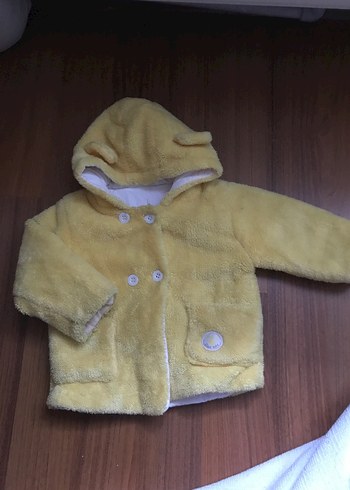 Sarı Kapüşonlu Erkek Çocuk Düğmeli Mont