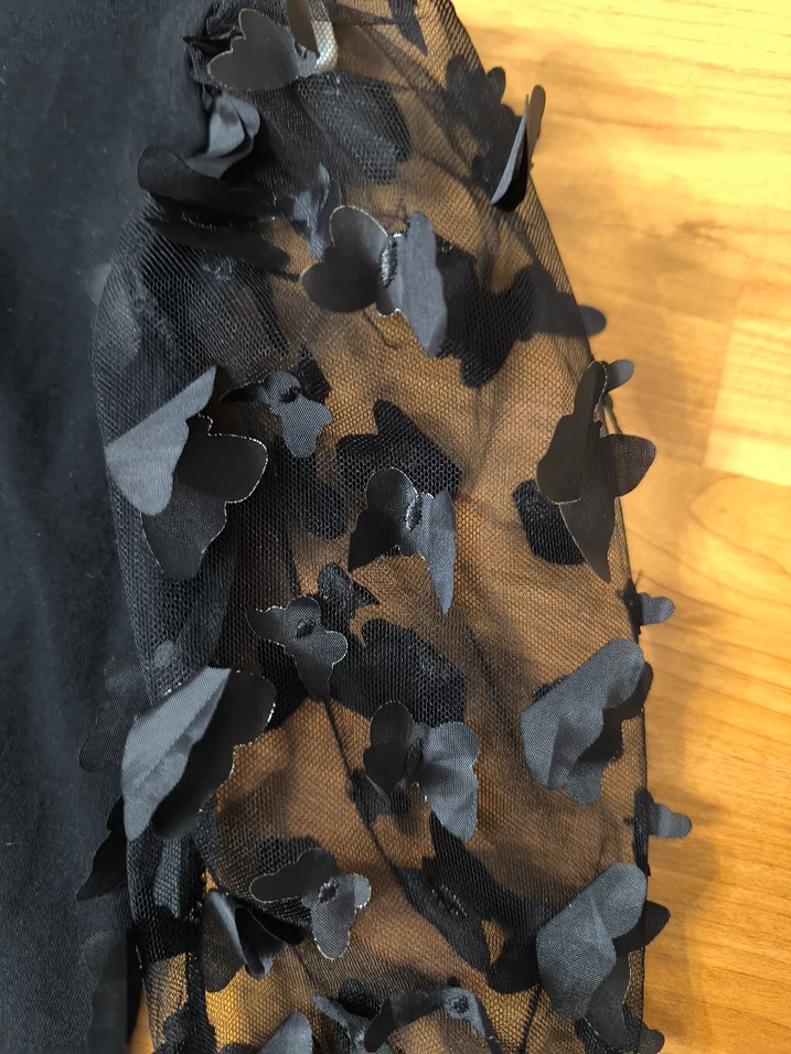 Siyah Deri Pilili Kız Eteği
kolları kelebekli tüllü bluz - Görsel 5