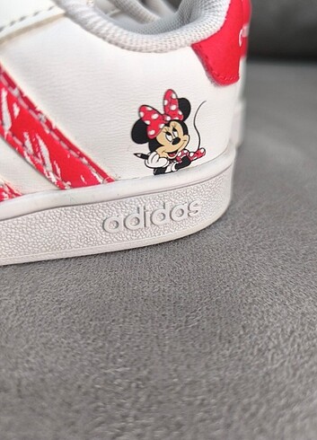 Adidas kız ayakkabki