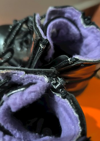 Kızlar için Mor Tokalı Gotik Kauçuk Bot - Görsel 5