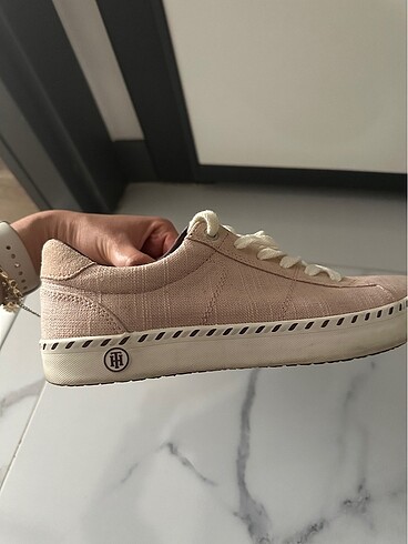 Tommy toz pembe spor ayakkabı