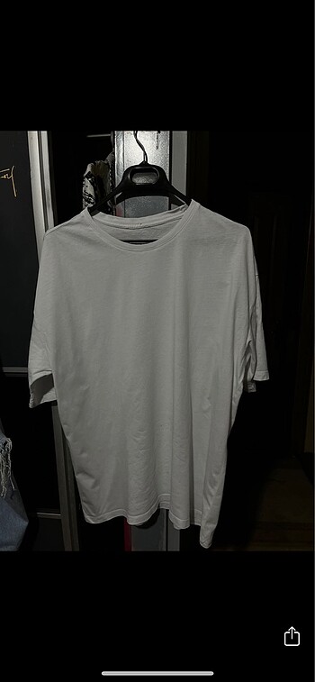 Beyaz tshirt