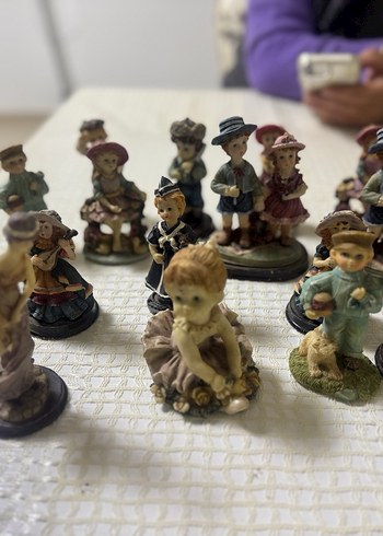 Bej Renkli Klasik Figürin Seti - Görsel 3