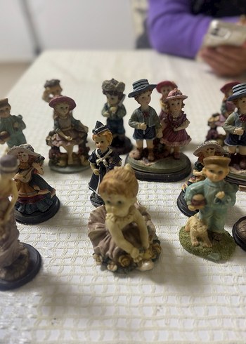 Bej Renkli Klasik Figürin Seti - Görsel 5