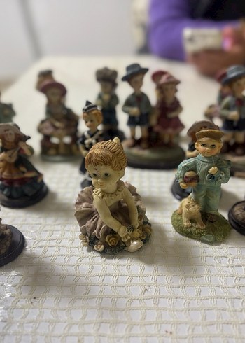 Bej Renkli Klasik Figürin Seti - Görsel 2