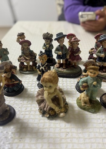 Bej Renkli Klasik Figürin Seti - Görsel 4