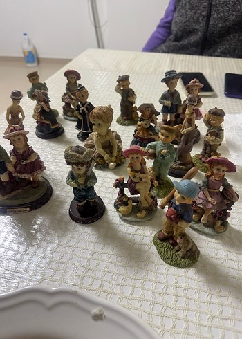 Bej Renkli Klasik Figürin Seti - Görsel 9