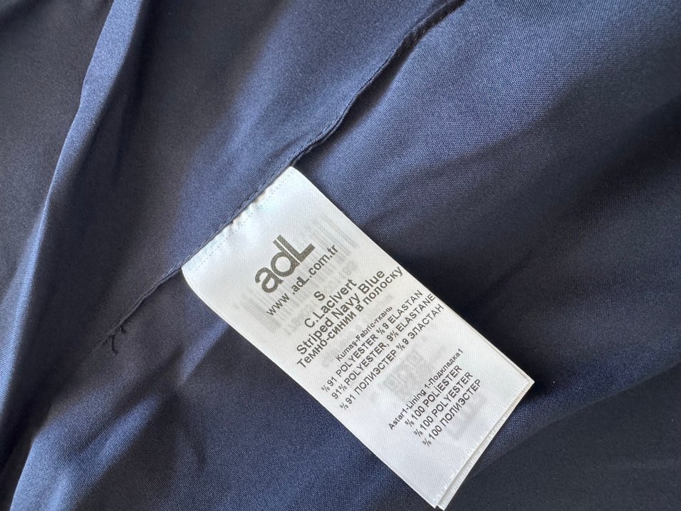 Düğmeli Nakışlı Lacivert Kadın Yelek - Görsel 5