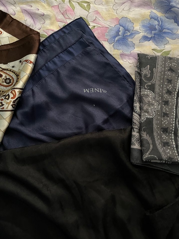 Gri  Eşarp - Görsel 2