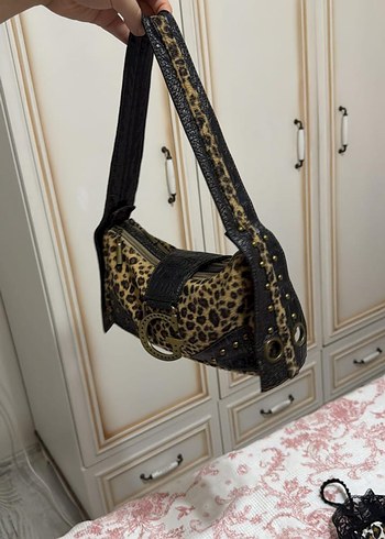 Beden Guess Deri Leopar Desenli Tokalı Kadın Çanta