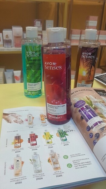 Avon Duş Nemlendiricili 250 ml.