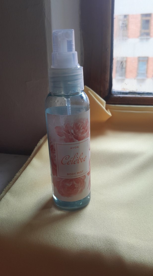 Avon Célébre Vücut Spreyi - Görsel 2