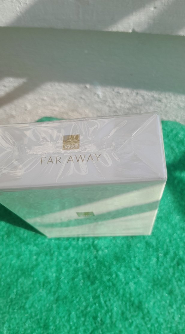 Far Away - Görsel 2