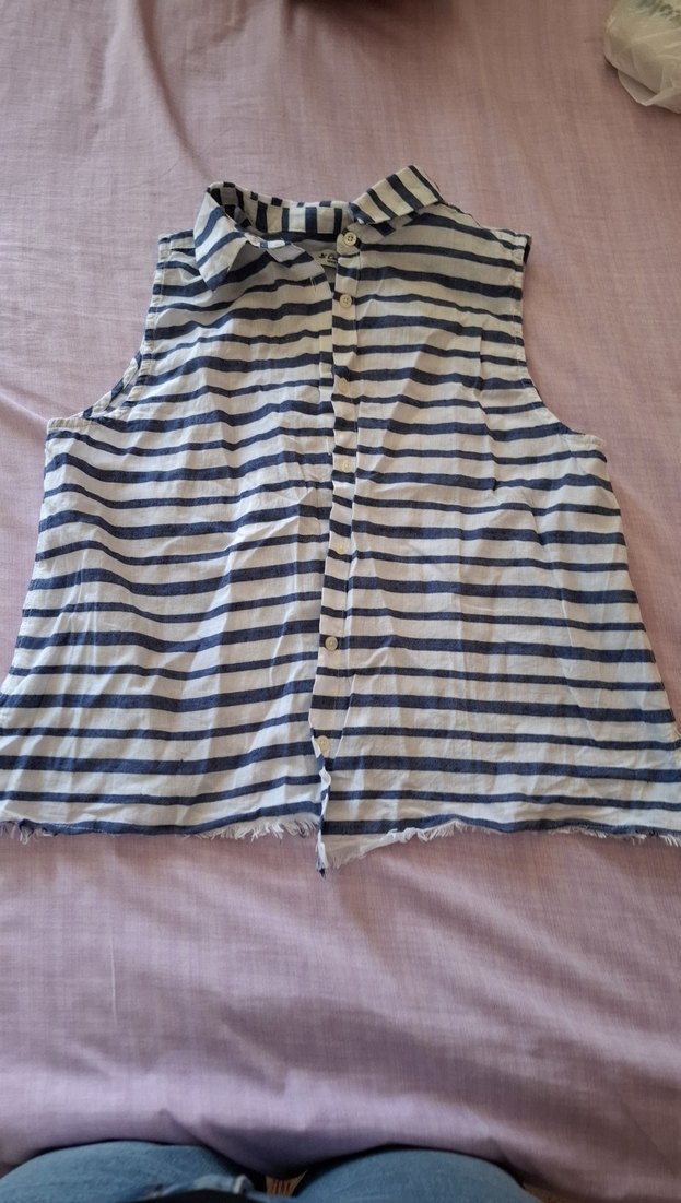 Düğmeli Kolsuz Gri Çizgili Keten Gömlek - Görsel 3