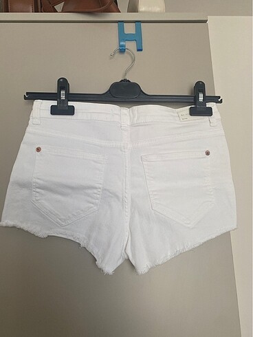 Bershka Beyaz Mini Şort