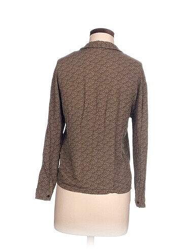 s Beden Pull and Bear Gömlek %70 İndirimli.
