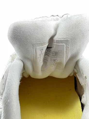 36 Beden beyaz Renk Nike Spor Ayakkabı %70 İndirimli.