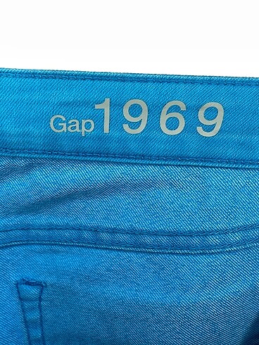 26 Beden çeşitli Renk Gap Düz Kesim %70 İndirimli.