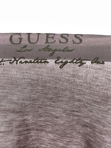 xs Beden çeşitli Renk Guess T-shirt %70 İndirimli.