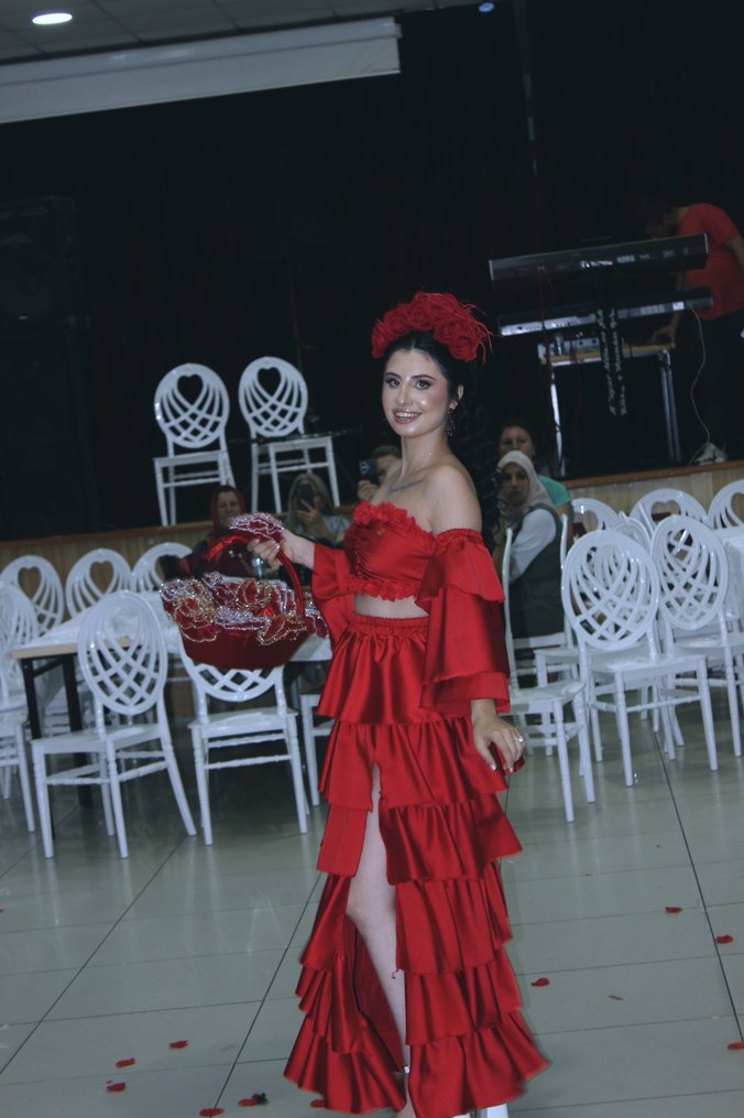 Kırmızı Fırfırlı Straplez roman kostümü - Görsel 4